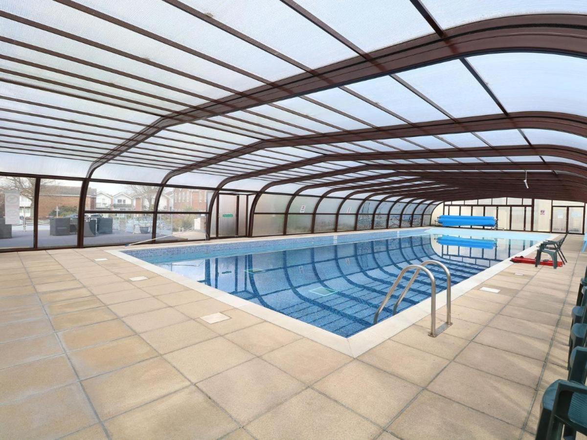 Corton Retreats At Waterside Park Villa Exterior photo